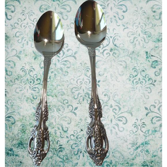 Oneida SSS Queen Bess II Stainless Flatware Set Ornate Floral Scroll Pattern - Picture 4 of 9